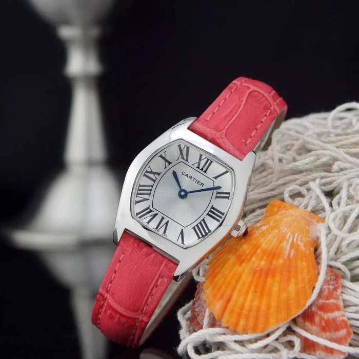 存在感◎ 2020 カルティエ CARTIER 女性用腕時計