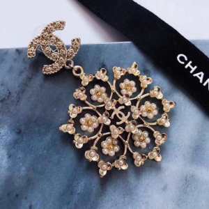 2020春夏も引き続き人気セール ピアス 夏らしい爽やかさ シャネル CHANEL オシャレな印象に