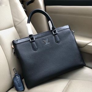2020春夏人気トレンドアイテム 人気夏ファションおすすめ ルイ ヴィトン LOUIS VUITTON ビジネスバッグ