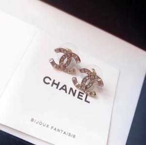 2色可選 リラックススタイルが実現 シャネル CHANEL ピアス 2020年最新ファッション