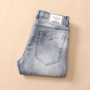 ジーパン この時期の一番人気は アルマーニシンプルなファッション ARMANI 2020モデル