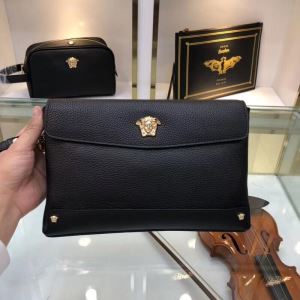 ポーチ 2020春夏のトレンド新商品 春夏シンプルファッションでOK ヴェルサーチVERSACE