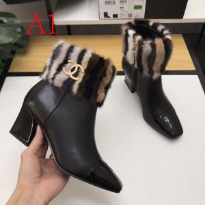 CHANEL 最新トレンドコーデおすすめ シャネル 今季トレンド新作はこれ レザーブーツ 20202020秋冬のファッション