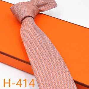 202020秋冬取り入れやすい エルメスおしゃれに秋を迎えるために HERMES ネクタイ