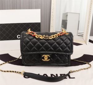 2色選択可 今年の夏は着こなし シャネル CHANEL 魅力的な今年らしい レディースバッグ 【2020春夏】最新コレクション 着回し力も抜群です