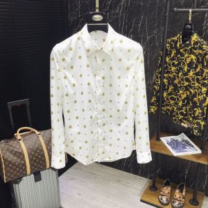 2020年の春夏に着たい 長袖 ロンTロングTロングTシャツ 透け感優しい ディオール DIOR 大人っぽく仕上げ