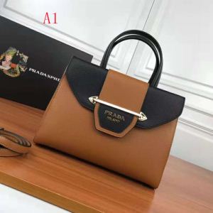 ハンドバッグ 3色可選 格好良いアイテム ファッショニスタ愛用 PRADA プラダ
