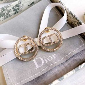 VIP価格SALE ディオール DIOR おしゃれな人が持っている ピアス 2020話題の商品