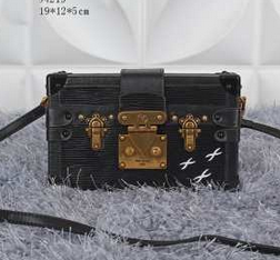 新鮮な一味違う魅力満点 2020春夏 LOUIS VUITTON ルイ ヴィトン ショルダーバッグ LV