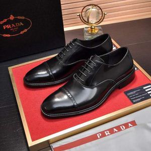定番が欲しい方 プラダ PRADA ビジネスシューズ 国内入手困難2020SSの...