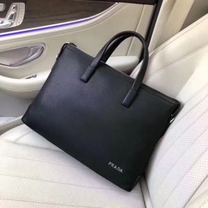 プラダ 累積売上総額第１位 PRADA 20SS☆送料込 ハンドバッグ 破格値