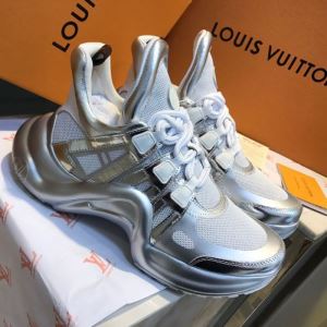 2色可選 普段のファッション 20SS☆送料込 スニーカー おしゃれに大人の必見 ルイ ヴィトン LOUIS VUITTON
