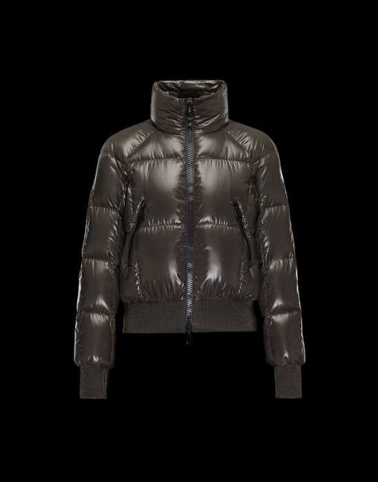 2020秋冬 モンクレール MONCLER 着心地抜群 ダウンジャケットふわふわな感触