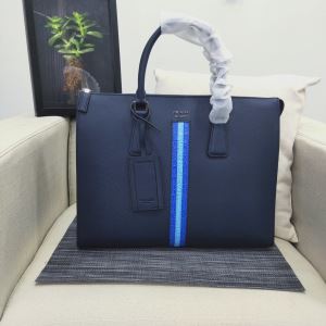 ハンドバッグ 試してみよう プラダ PRADA 手の届くプライスが魅力的