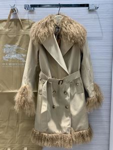 パーカー 秋冬にお世話になる定番 バーバリー 優しいのに存在感 BURBERRY 【最新】2020年秋冬のトレンド速報