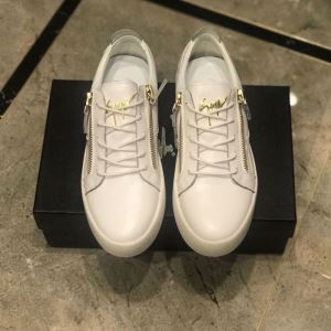ジュゼッペ ザノッティ手頃価格でカブり知らず 2色可選 GIUSEPPE ZANOTTI 価格も嬉しいアイテム ランニングシューズ
