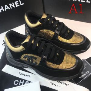 秋冬ファッションコーディネート 2色可選 シャネル 人気ファッション雑誌でも掲載 CHANEL 最重要2020秋冬トレンド ランニングシューズ