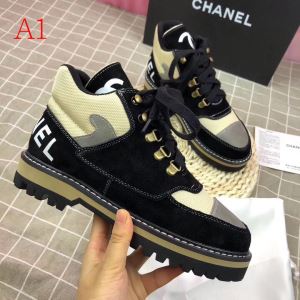 3色可選 ファッション上級者向け シャネル 2020秋冬トレンドデザイン CHANEL レザーブーツ 人気の秋冬新作再登場