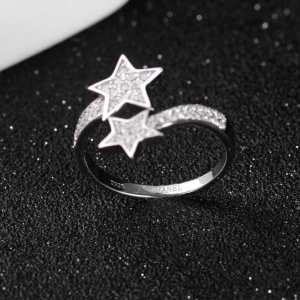 シャネル スタイルUPして着こなす CHANEL 大人らしく仕上げ リング指輪 2020年春夏シーズンの人気