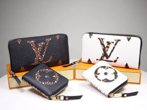 2020秋冬トレンド押さえておきたい ルイ ヴィトン LOUIS VUITTONおしゃれに秋を迎えるために 財布ウォレット 2色可選 人気ブランドの秋冬新色