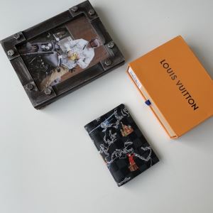 財布ウォレット 秋冬ファッションコーディネート ルイ ヴィトン 使いやすさのトレンド LOUIS VUITTON 最重要2020秋冬トレンド