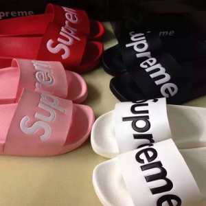 高級感演出 SUPREME シュプリーム コピー通販 スリッパ 4色可選 柔軟