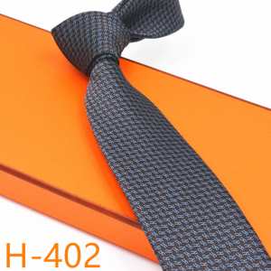 エルメスお洒落で秋冬注目トレンド HERMES ネクタイ 気になる2020年秋のファッション