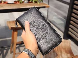 今期のトレンド定番アイテム 2020春夏のトレンド新商品 ヴェルサーチVERSACE 財布