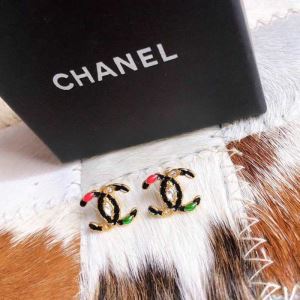 20新作ですコーデの完成度を高める シャネルおしゃれに大人の必見 CHANEL ピアス 20新作です
