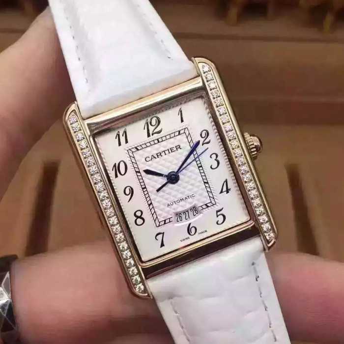 ムダな装飾を排したデザイン2020 CARTIER カルティエ サファイヤクリスタル風防 スイスムーブメントETA2671 女性用腕時計 5色可選
