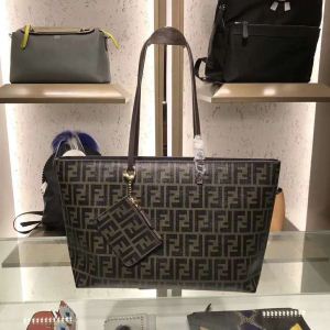 日本限定素材 FENDI フェンディ 日本限定素材 トートバッグ 人気デザインで欲しい