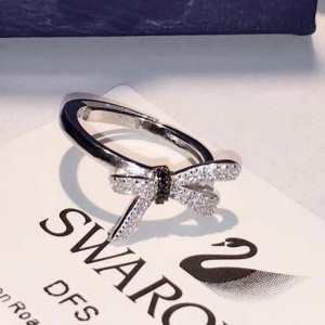 2020年春夏のトレンドアイテム 大人の可愛さを引き立て スワロフスキー SWAROVSKI 指輪