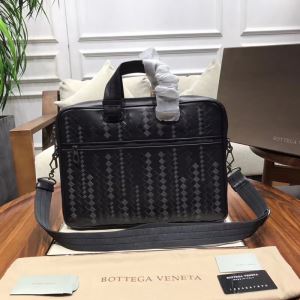 ビジネスバッグ 2色可選 《2020年》今、注目のストリート 海外セレブは大人気 ボッテガ ヴェネタ BOTTEGA VENETA
