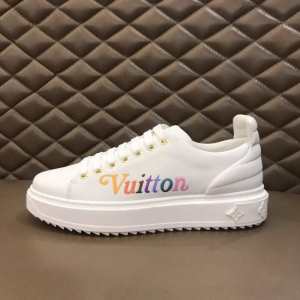 秋トレンドの新定番 ルイ ヴィトン LOUIS VUITTON 2020年秋冬に欠かせない ランニングシューズ 今から取り入れられるトレンド