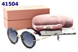 売れ筋MIU MIU ミュウミュウ　都会的な雰囲気を高めるサングラス