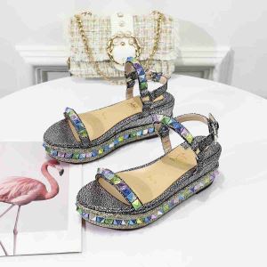 クリスチャンルブタン Christian Louboutin サンダル 2020年春夏のトレンドアイテム 夏らしい爽やかさ