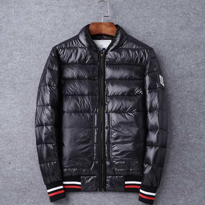 抜群の雰囲気が作れる2020秋冬 MONCLER モンクレール ベスト ダウンジャケット厳しい寒さに耐える2色可選
