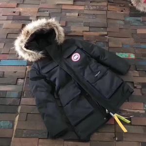 【新アイテム】 2020秋冬 カナダグース Canada Goose ダウンジャ...