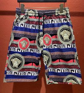 日本未入荷カラー ショートパンツ 海外でも大人気 ヴェルサーチ VERSACE ...