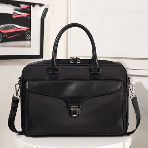 PRADA 2020秋、イチオシ上品 プラダ 新作アイテムが今年流 ハンドバッグ 今シーズン注目のアイテム