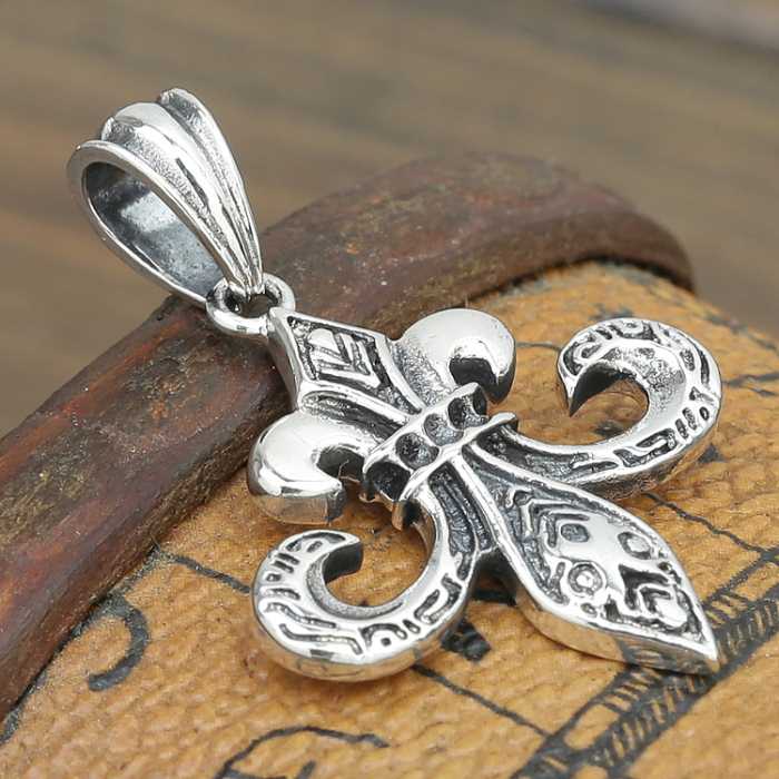モデル大絶賛♪ 2020 クロムハーツ CHROME HEARTS シルバー925 ペンダントトップ