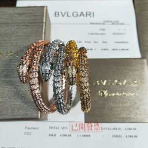 3色可選オシャレ印象で人気の高い ブルガリ BVLGARI 2020即旬な装いに ブレスレット お洒落トレンド人気