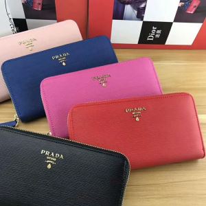 人気定番2020財布 プラダ PRADA 5色選択可 スタイリッシュな印象
