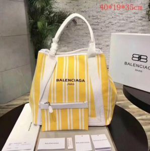 使い勝手も抜群BALENCIAGAバレンシアガ偽物ショルダー付きレディーストートバッグ完売再入荷