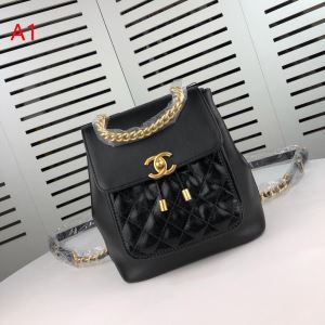 一気にトレンド感満載な着こなし 2020春夏の大注目トレンド シャネル CHANEL リュック 3色可選