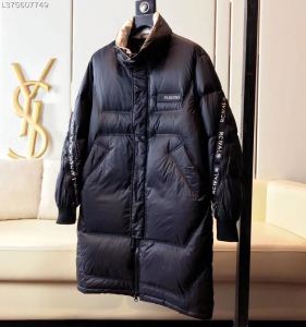 非常に人気の高い MONCLER モンクレール ダウンジャケット ストリートで人気の高い