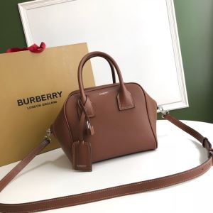 驚きのプライス BURBERRY 大人の新作こそ レディースバッグ バーバリー 狙える優秀アイテム