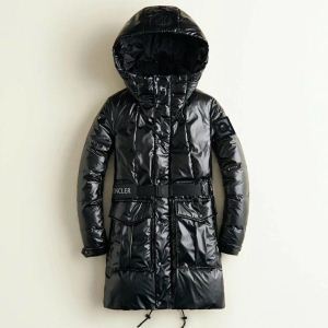 年末年始セールお早めに 今年っぽいトレンド商品 MONCLER モンクレール ダウンジャケット