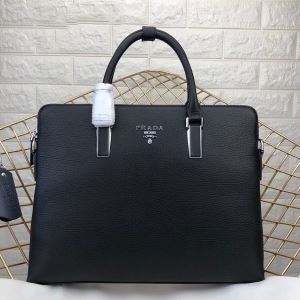 プラダ 秋こそ楽しめるアイテム PRADA今年らしいおすすめ新品 ハンドバッグ 2020秋断然ブランド推し