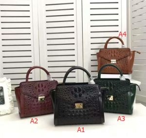 お得新品2020最新入荷手持ちショルダー掛け プラダ PRADA 4色選択可